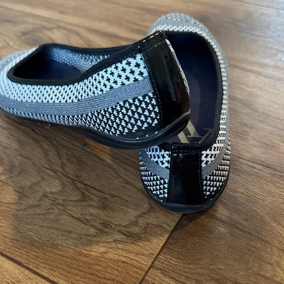Adrienne Vittadini Black and White Patterned Flats - Picture 3 of 4